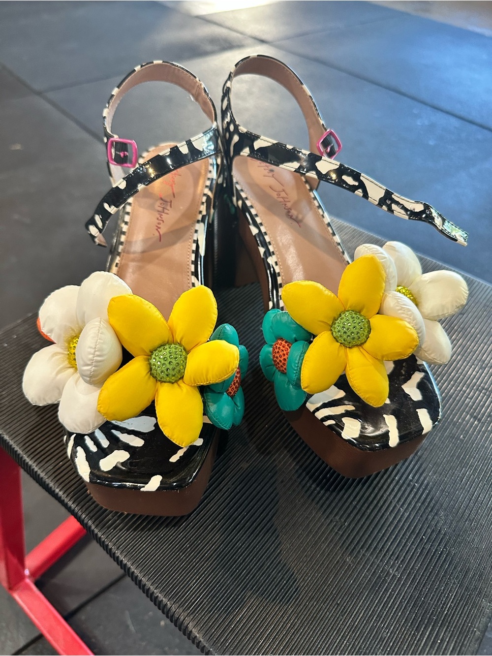 Betsey Johnson 3D Puffy Floral Zebra Platform Sandals Women’s Size 11